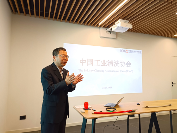 2024意大利佺敖交流照片-趙智科副理事長(zhǎng)兼秘書(shū)長(zhǎng)-縮小.jpg